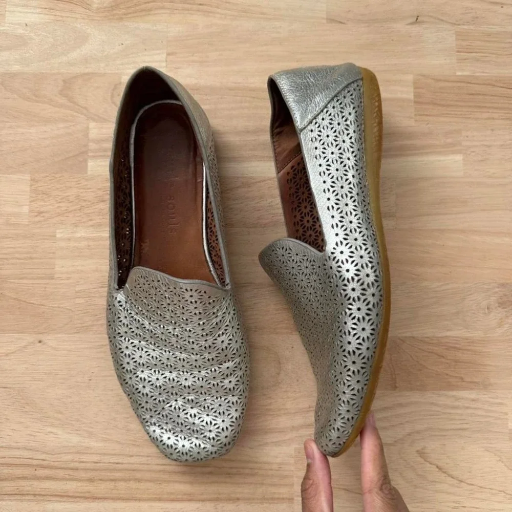 Silver Cutout‎ Loafer Flat Kenneth Cole 9